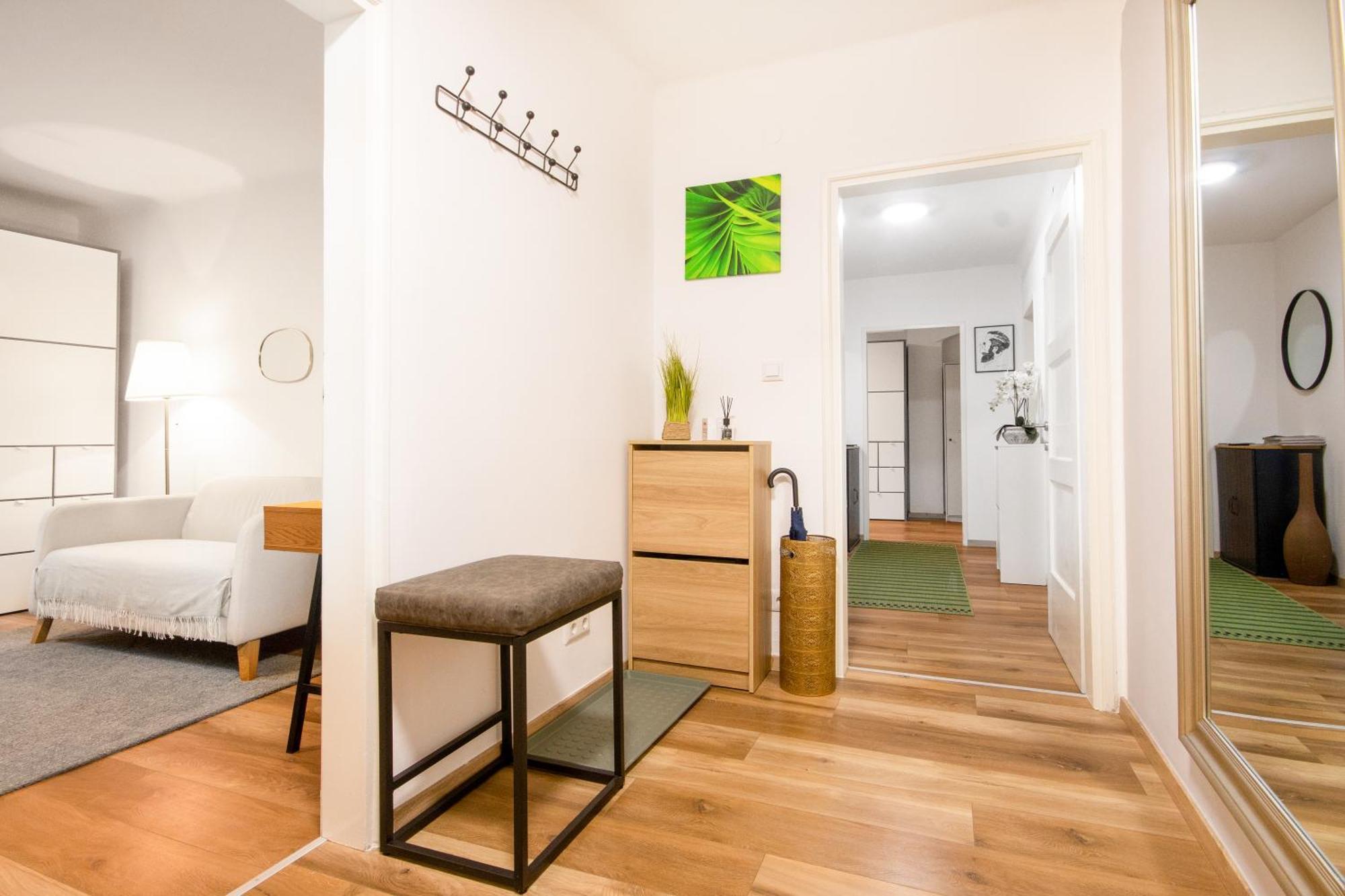 Lendkanal - - Netflix - Waschmaschine - Kaffeevollautomat - 8 Pax - 4 Schlafzimmer *