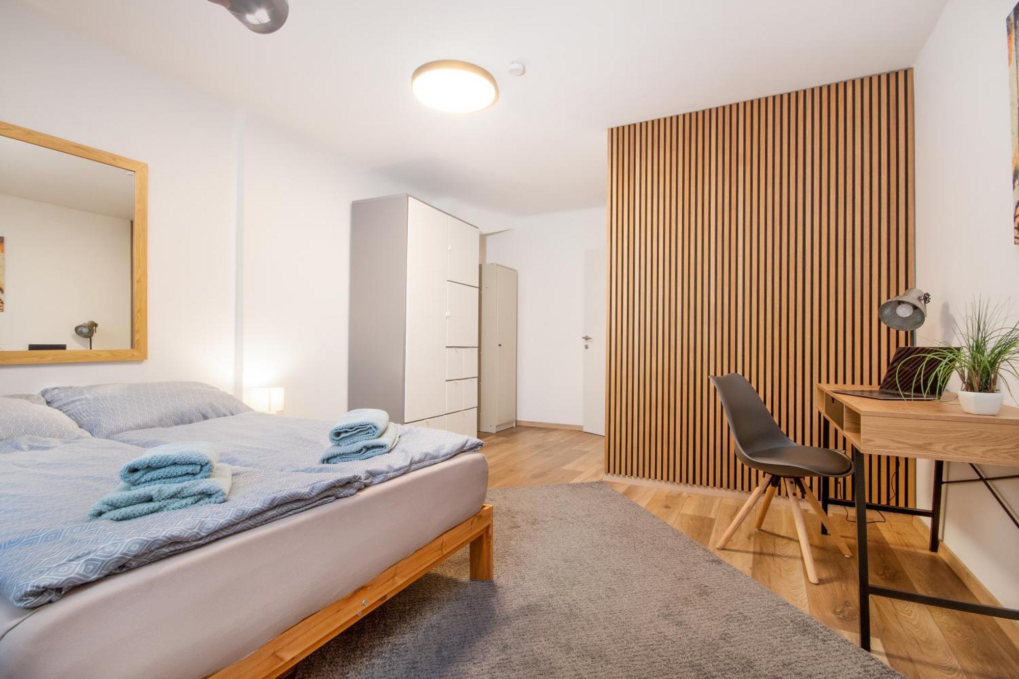 Lendkanal - - Netflix - Waschmaschine - Kaffeevollautomat - 8 Pax - 4 Schlafzimmer